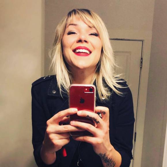 Meet your Posher, Laura - Picture 1 of 1